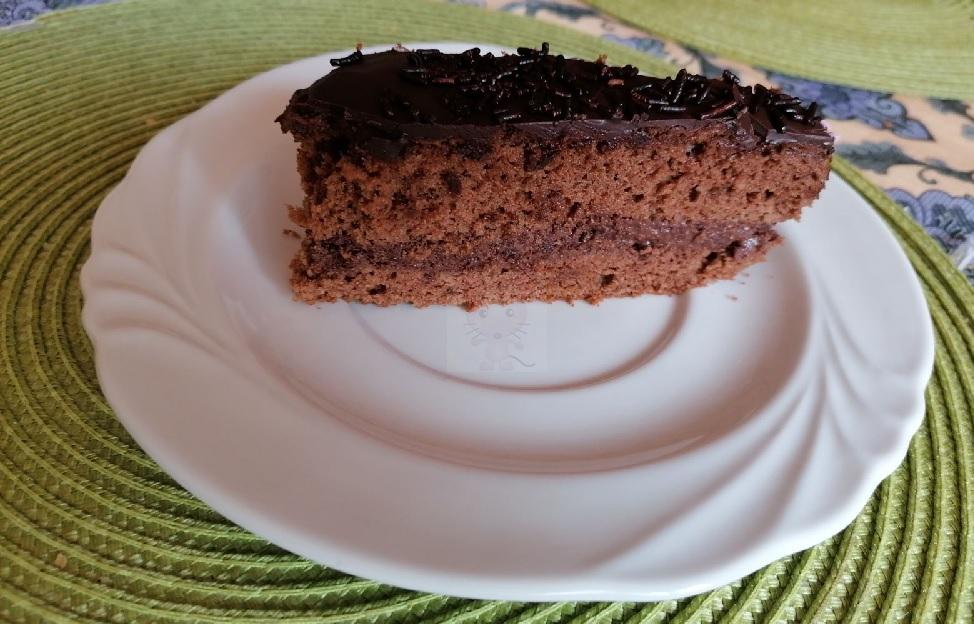 Egyszerű csokitorta sütemény recept